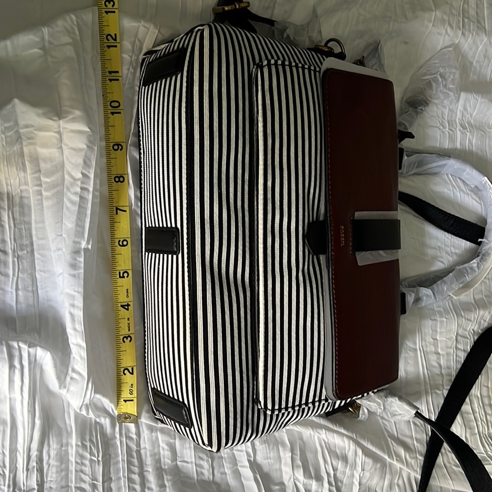 Received as gift and it’s not my style! Brand new handles still in wrap.
